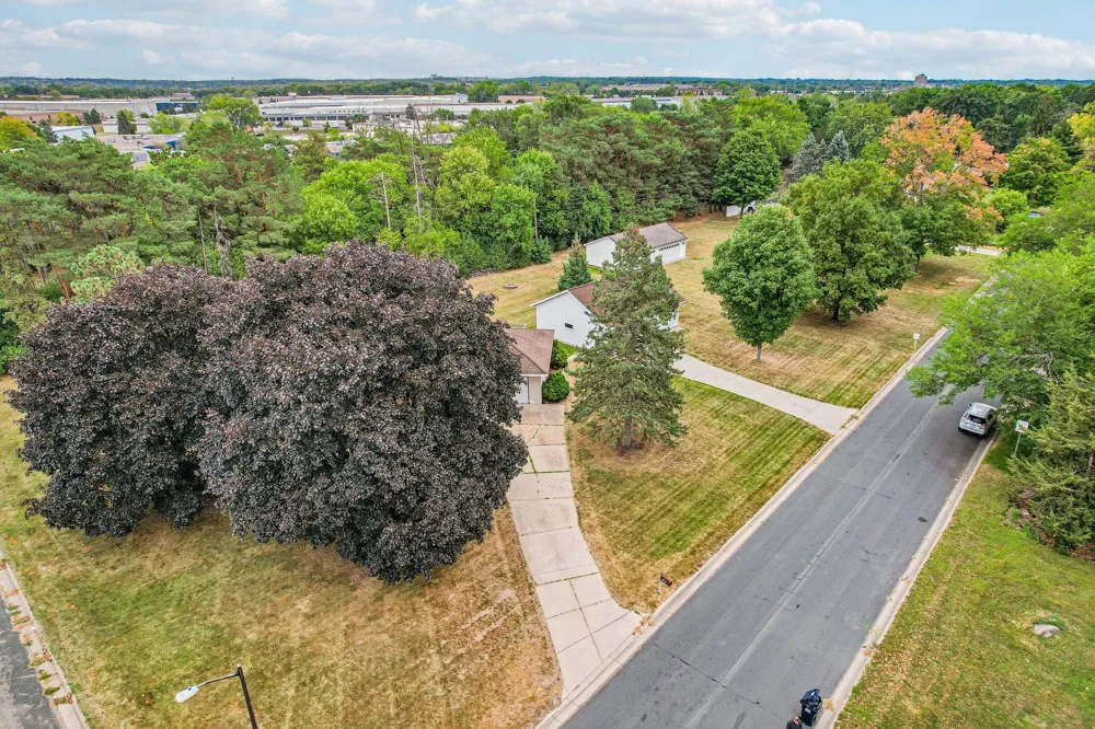 2804 Beam Lane Eagan, MN 55121