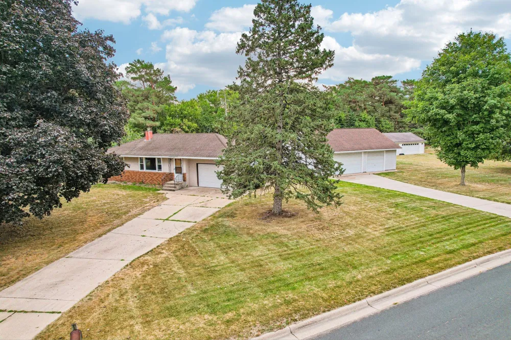 2804 Beam Lane Eagan, MN 55121