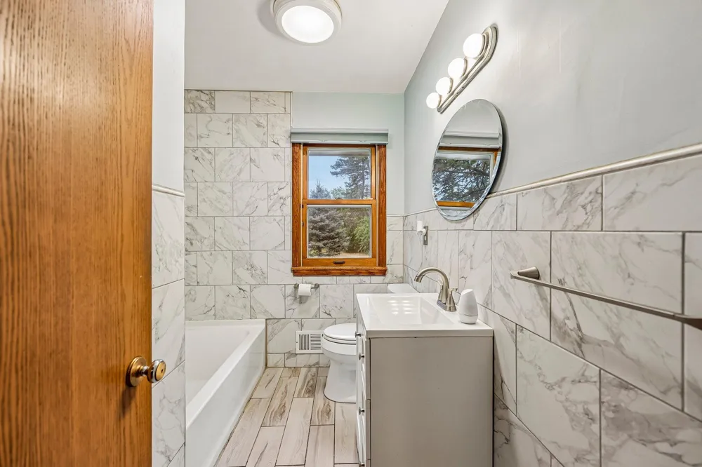 2804 Beam Lane Eagan, MN 55121