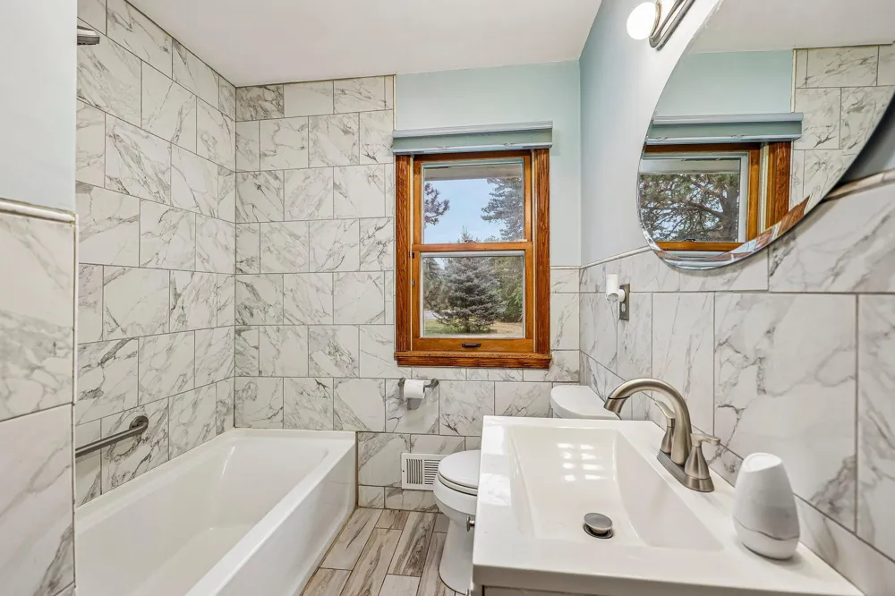 2804 Beam Lane Eagan, MN 55121