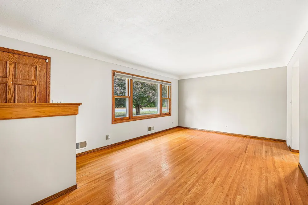 2804 Beam Lane Eagan, MN 55121