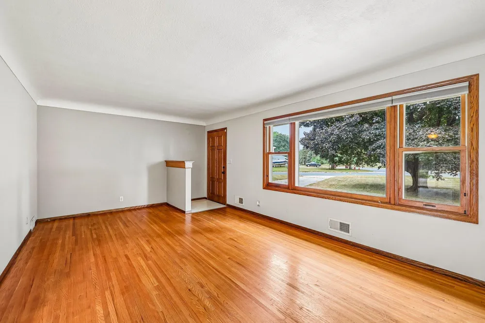 2804 Beam Lane Eagan, MN 55121