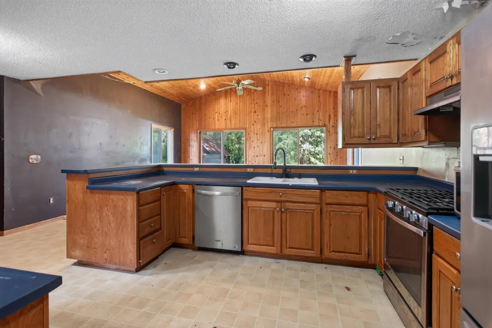 1699 Oakwood Drive Shoreview, MN 55126