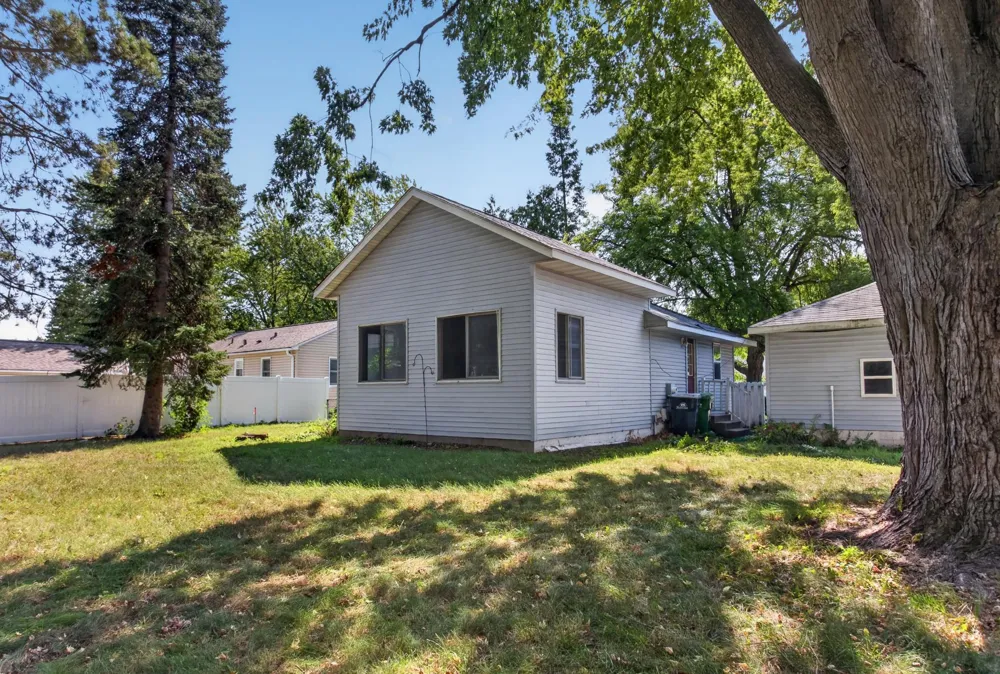 1699 Oakwood Drive Shoreview, MN 55126