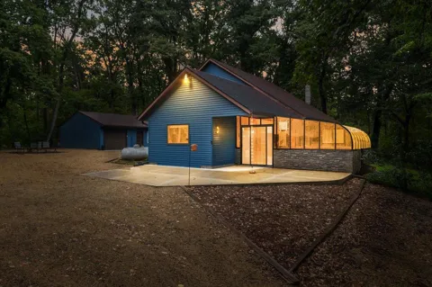 2285 277th Street W