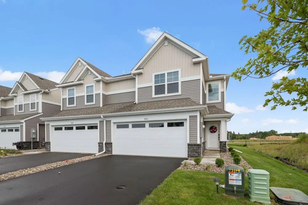 985 Annagaire Curv Rosemount, MN 55068