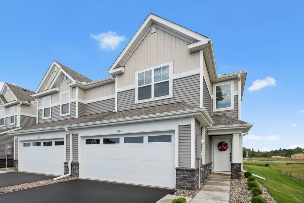 985 Annagaire Curv Rosemount, MN 55068