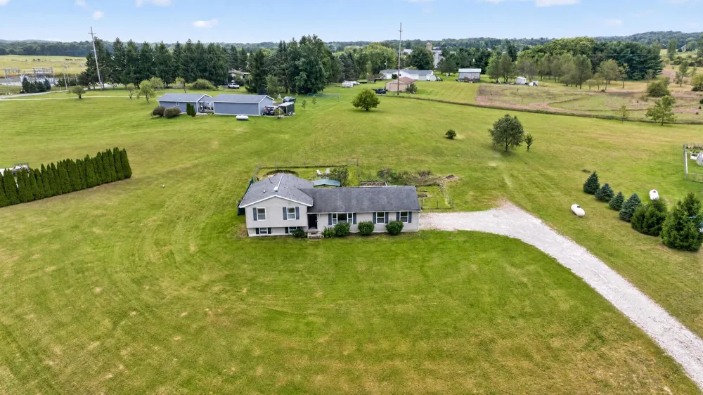 16027 Whippoorwill Court Manchester, MI 48158