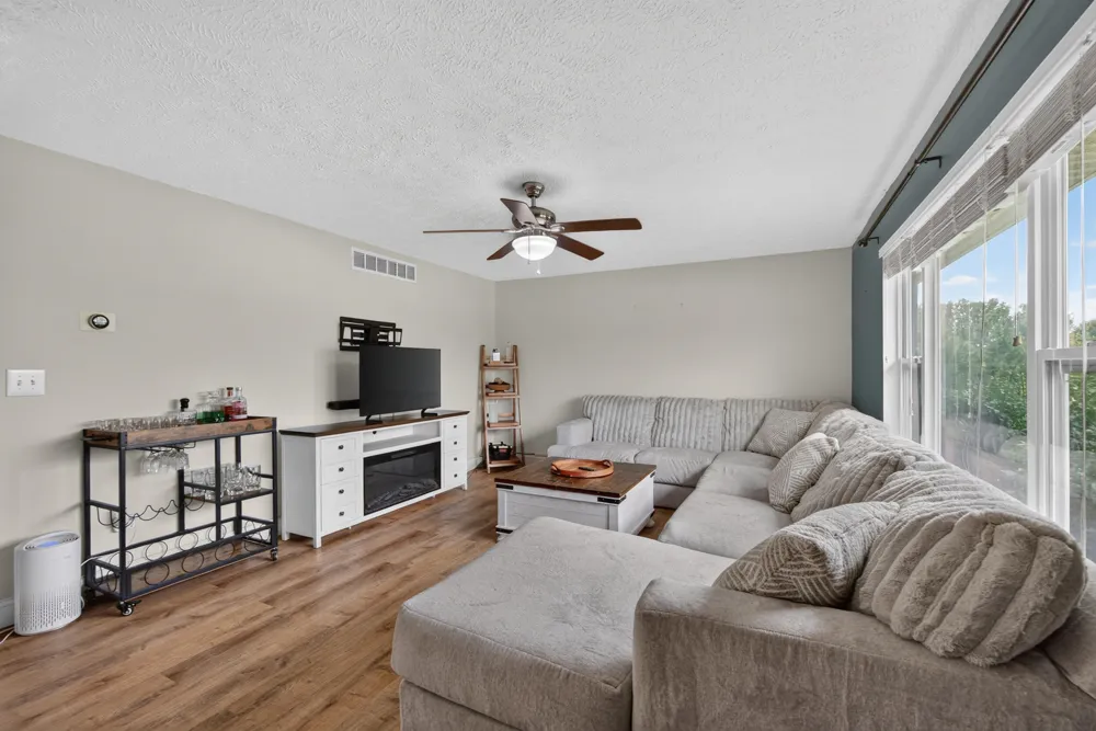 16027 Whippoorwill Court Manchester, MI 48158