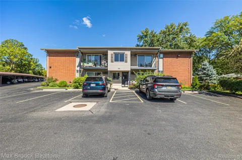 3915 Benjamin Avenue #8