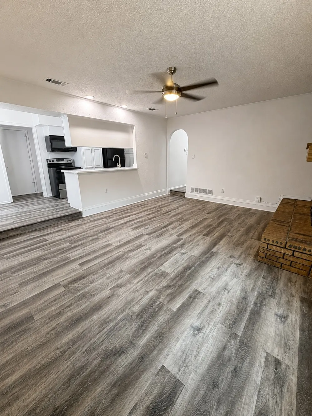 5309 Holly Trail Arlington, TX 76016