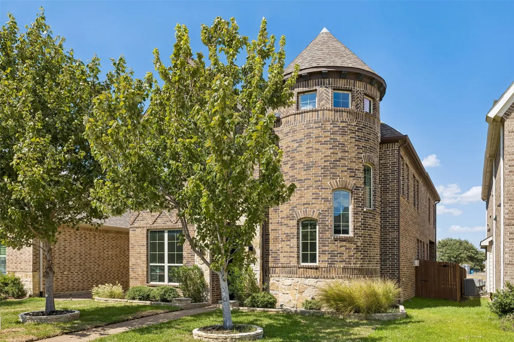 3611 Crosby Street Irving, TX 75038