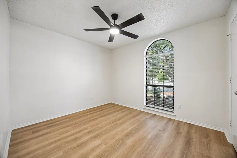 7208 Meadowbrook Drive Watauga, TX 76148
