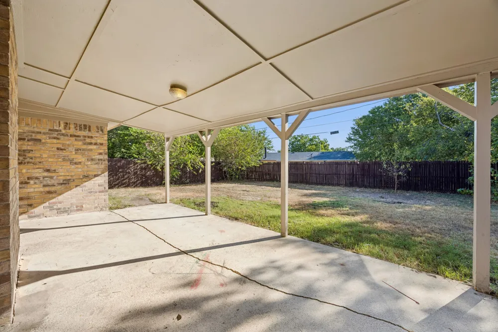 7208 Meadowbrook Drive Watauga, TX 76148