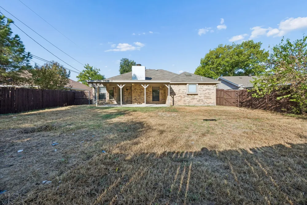 7208 Meadowbrook Drive Watauga, TX 76148