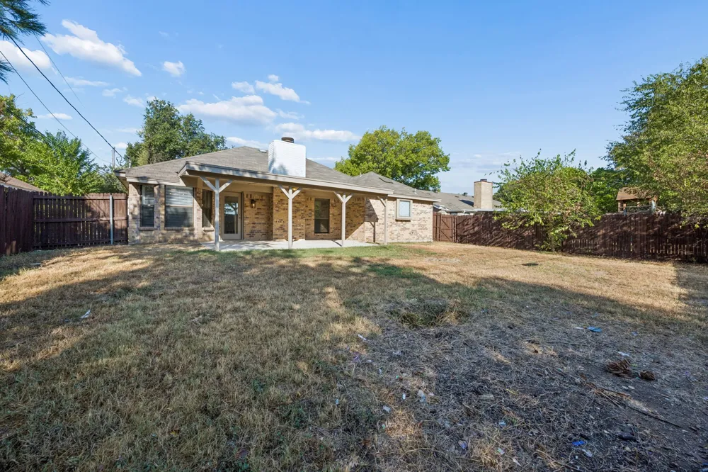 7208 Meadowbrook Drive Watauga, TX 76148