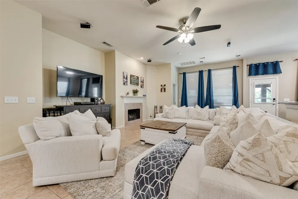 910 Elk Horn Drive Midlothian, TX 76065