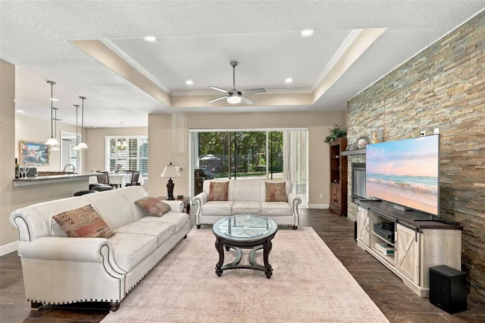 1806 GLENWOOD OAKS LANE Deland, FL 32720