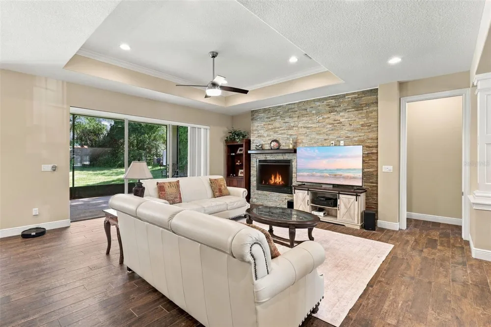1806 GLENWOOD OAKS LANE Deland, FL 32720