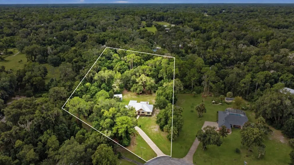 1806 GLENWOOD OAKS LANE Deland, FL 32720