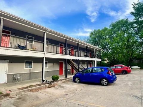 364 E 7th #4