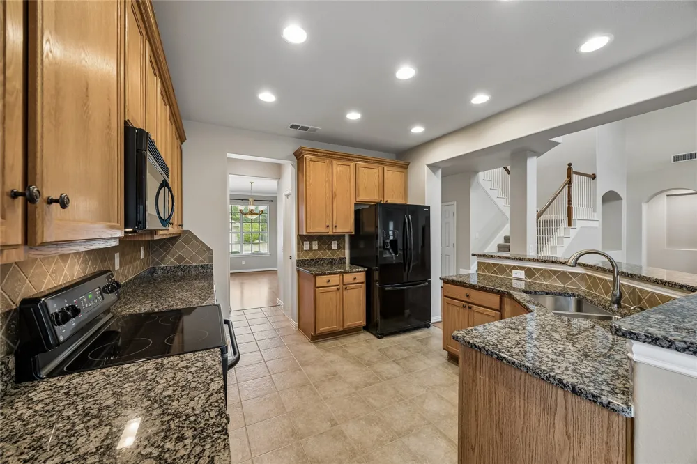 8713 Franklin Drive Denton, TX 76207