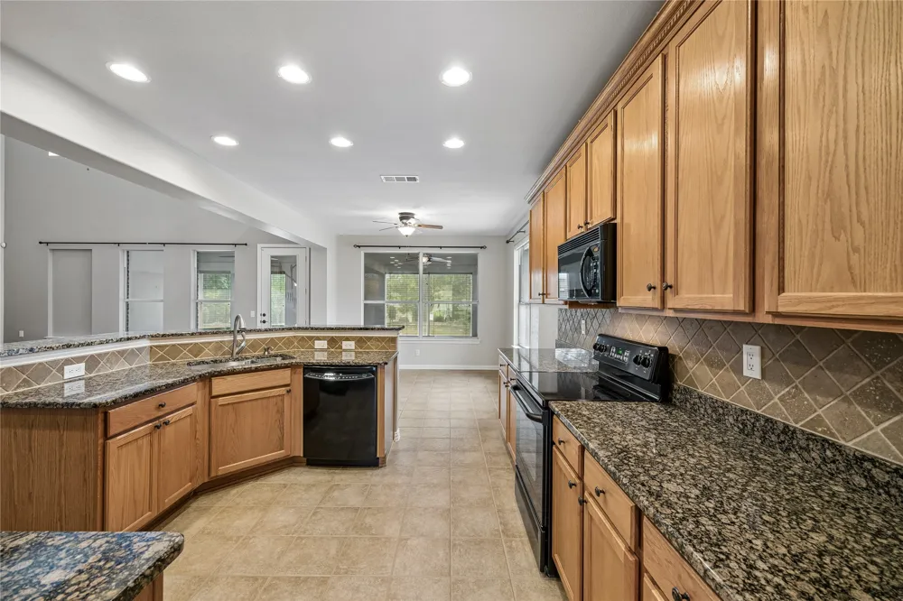 8713 Franklin Drive Denton, TX 76207