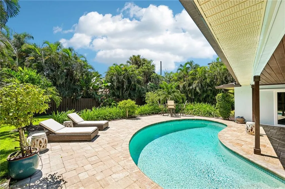 510 96th Avenue Naples, FL 34108