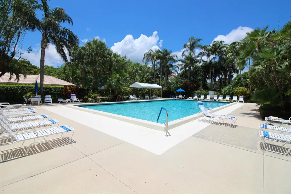 806 CYPRESS GROVE LANE #303 Pompano Beach, FL 33069
