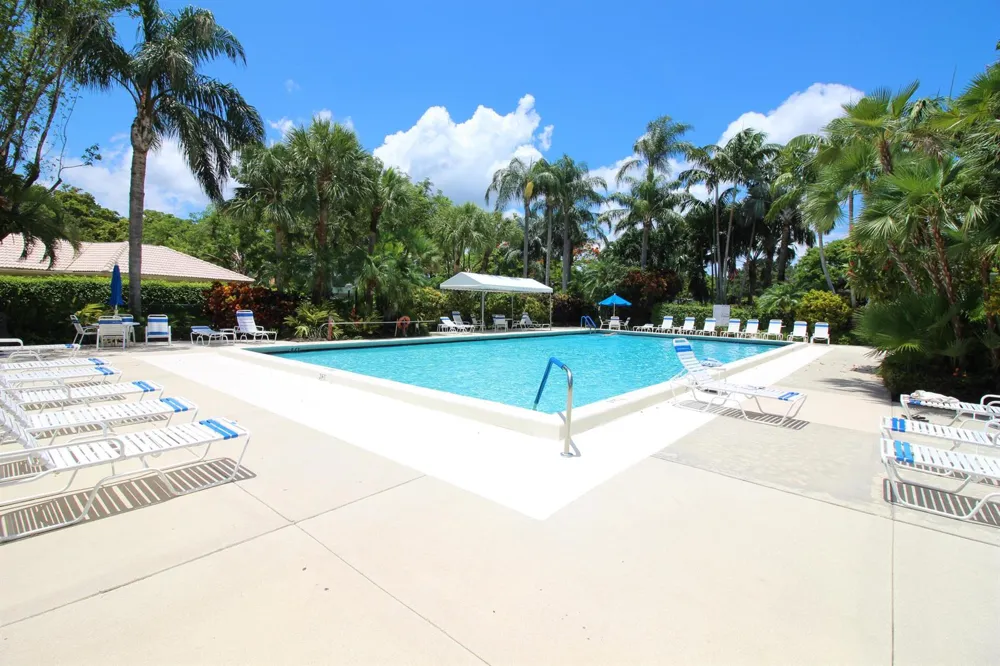 806 CYPRESS GROVE LANE #303 Pompano Beach, FL 33069