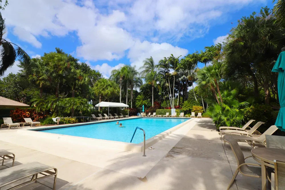 806 CYPRESS GROVE LANE #303 Pompano Beach, FL 33069