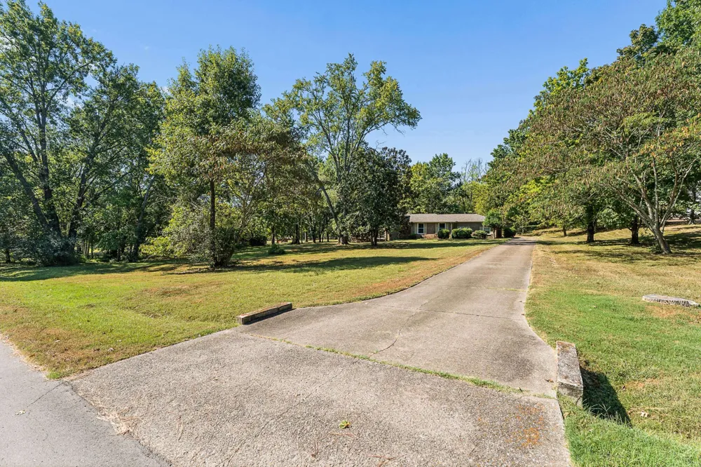 1203 Montpier Dr Franklin, TN 37069
