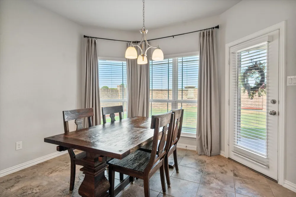 4401 De Bourgh Lane Mansfield, TX 76063