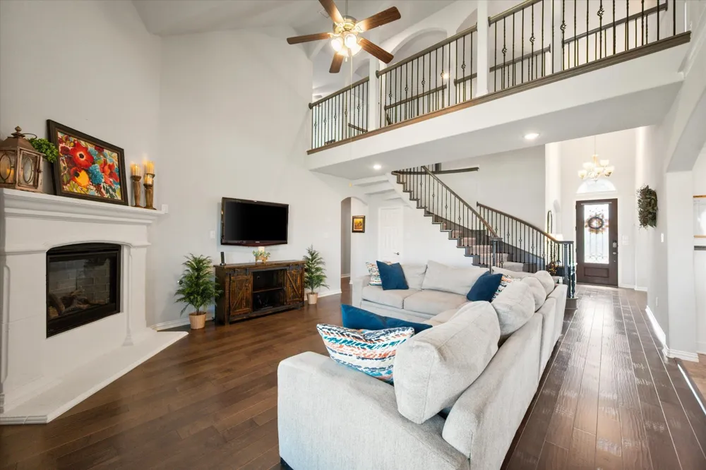 4401 De Bourgh Lane Mansfield, TX 76063