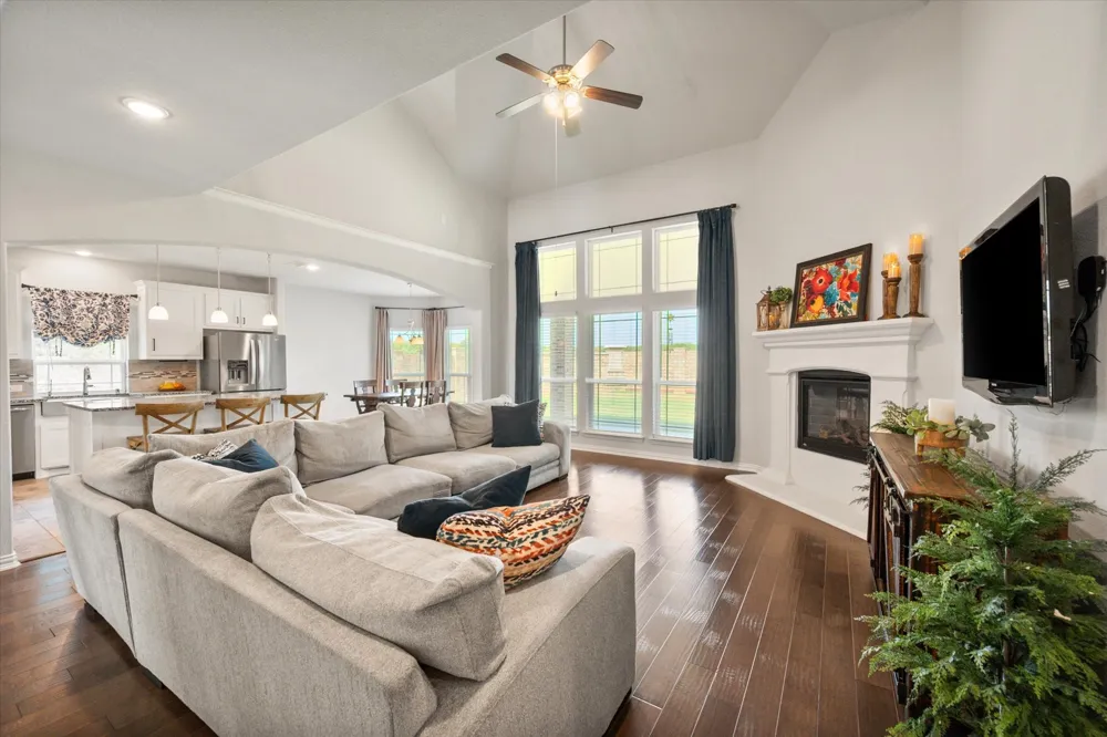 4401 De Bourgh Lane Mansfield, TX 76063