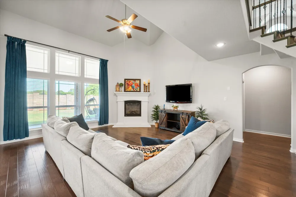 4401 De Bourgh Lane Mansfield, TX 76063