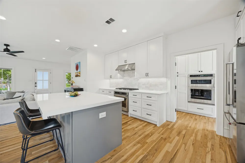 8600 Forest Hills Boulevard Dallas, TX 75218