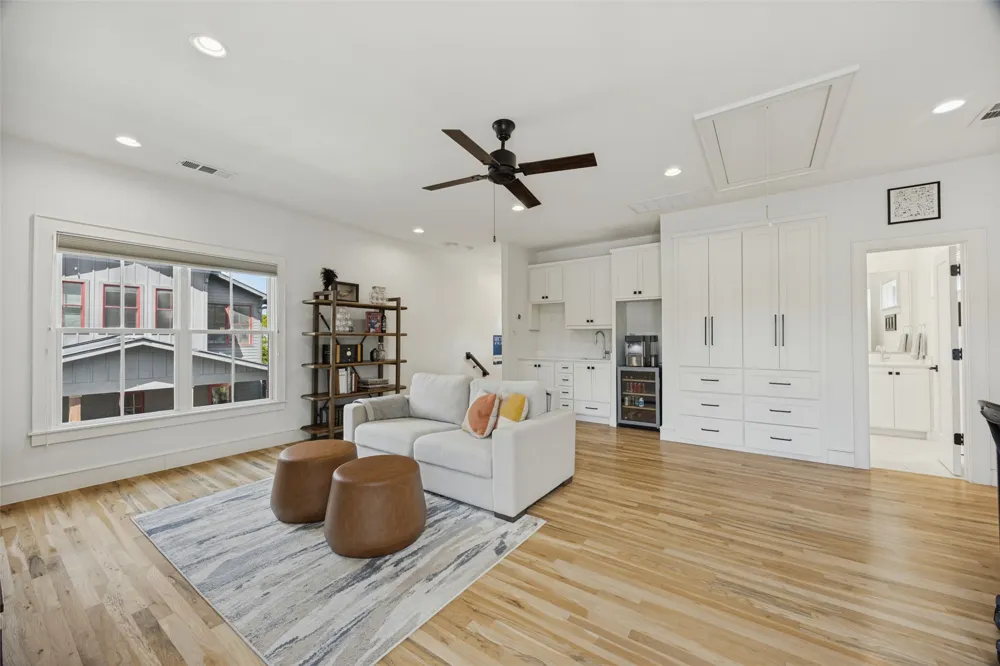 8600 Forest Hills Boulevard Dallas, TX 75218
