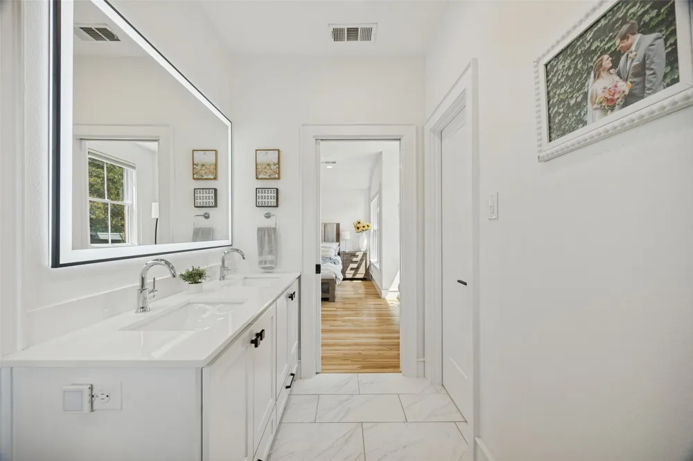8600 Forest Hills Boulevard Dallas, TX 75218