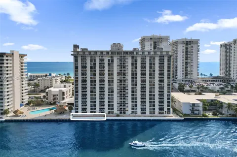 1600 S Ocean Dr #1F