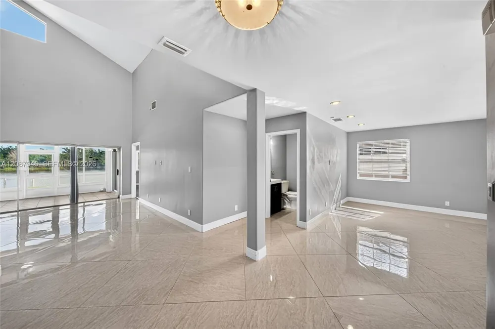 20141 NW 10th St Pembroke Pines, FL 33029