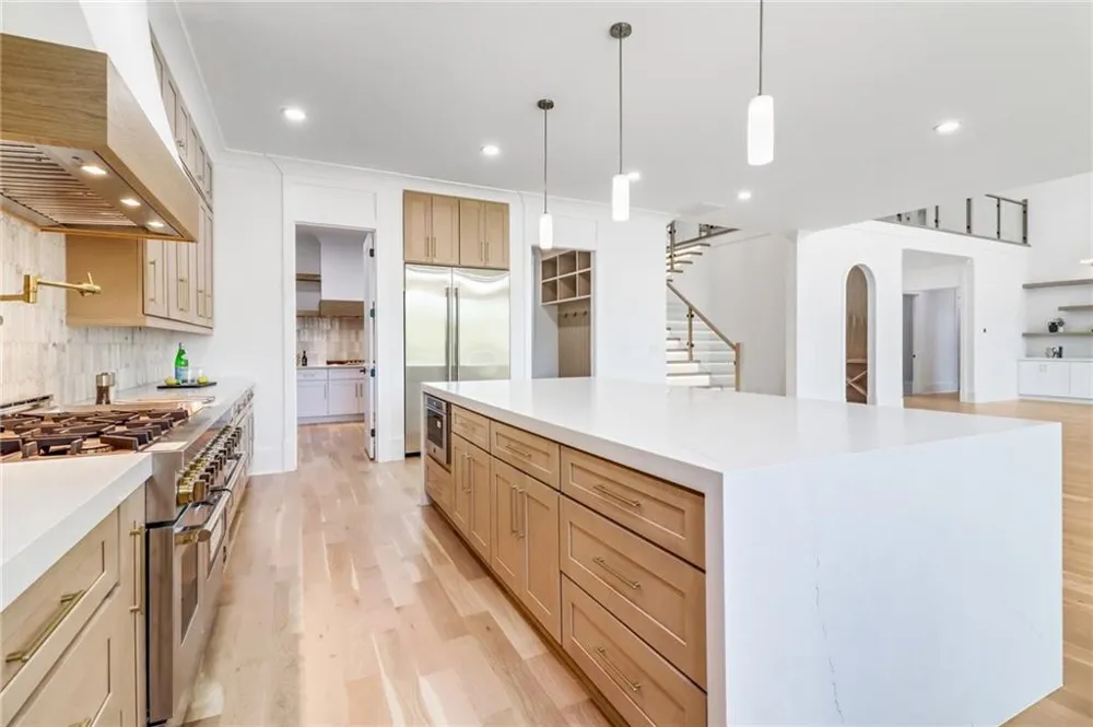 3207 Thompson Mill Rd Buford, GA 30519