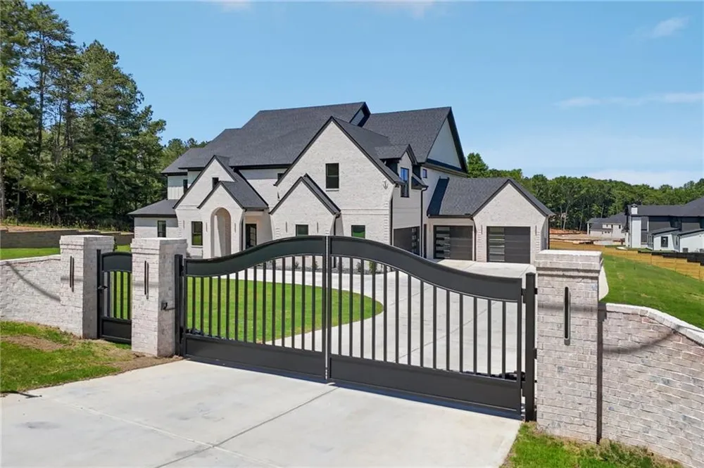 3207 Thompson Mill Rd Buford, GA 30519