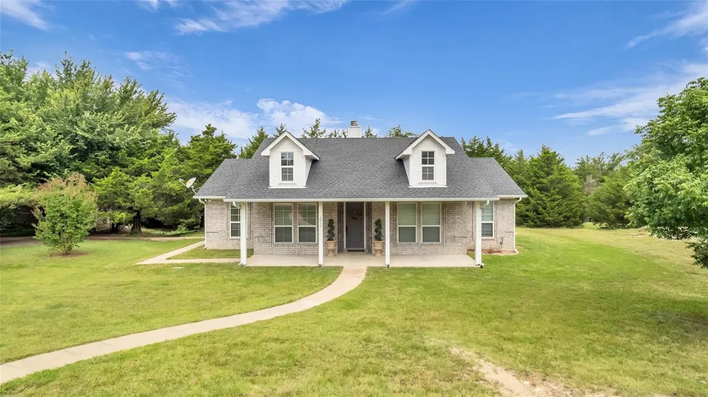 1011 Sister Grove Road Van Alstyne, TX 75495