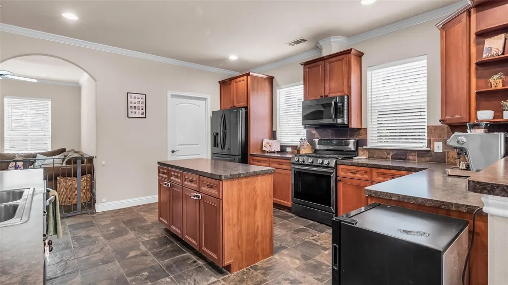 1011 Sister Grove Road Van Alstyne, TX 75495