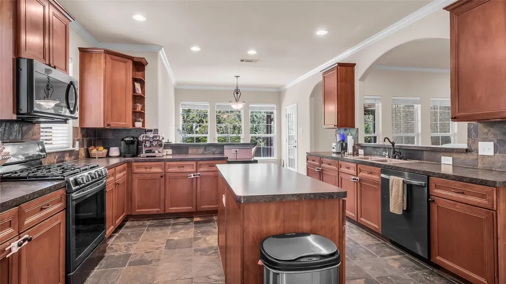 1011 Sister Grove Road Van Alstyne, TX 75495