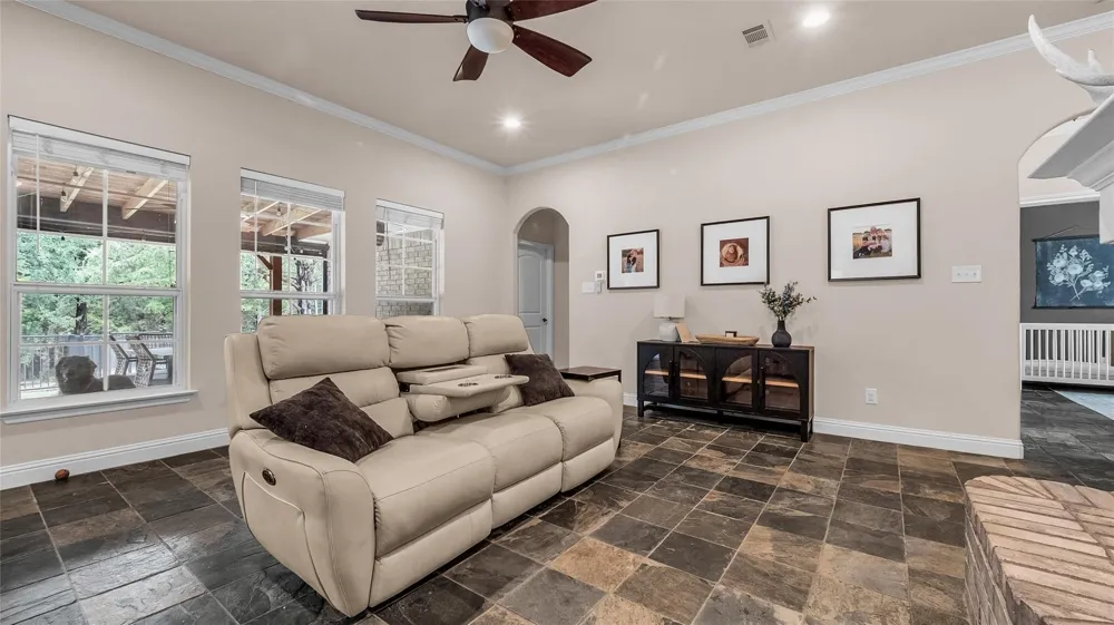 1011 Sister Grove Road Van Alstyne, TX 75495