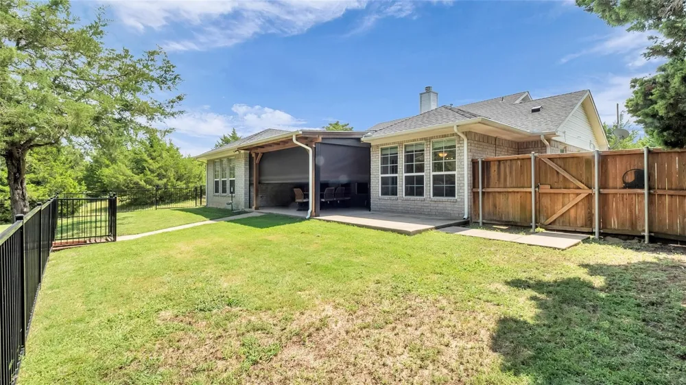 1011 Sister Grove Road Van Alstyne, TX 75495