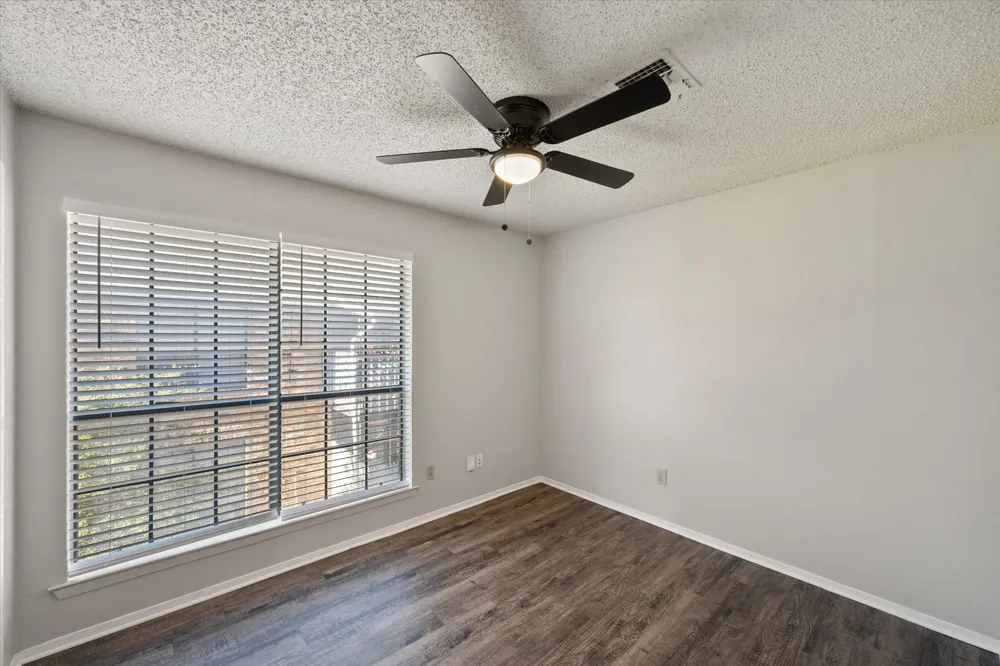 406 E Denton Drive #36 Euless, TX 76039