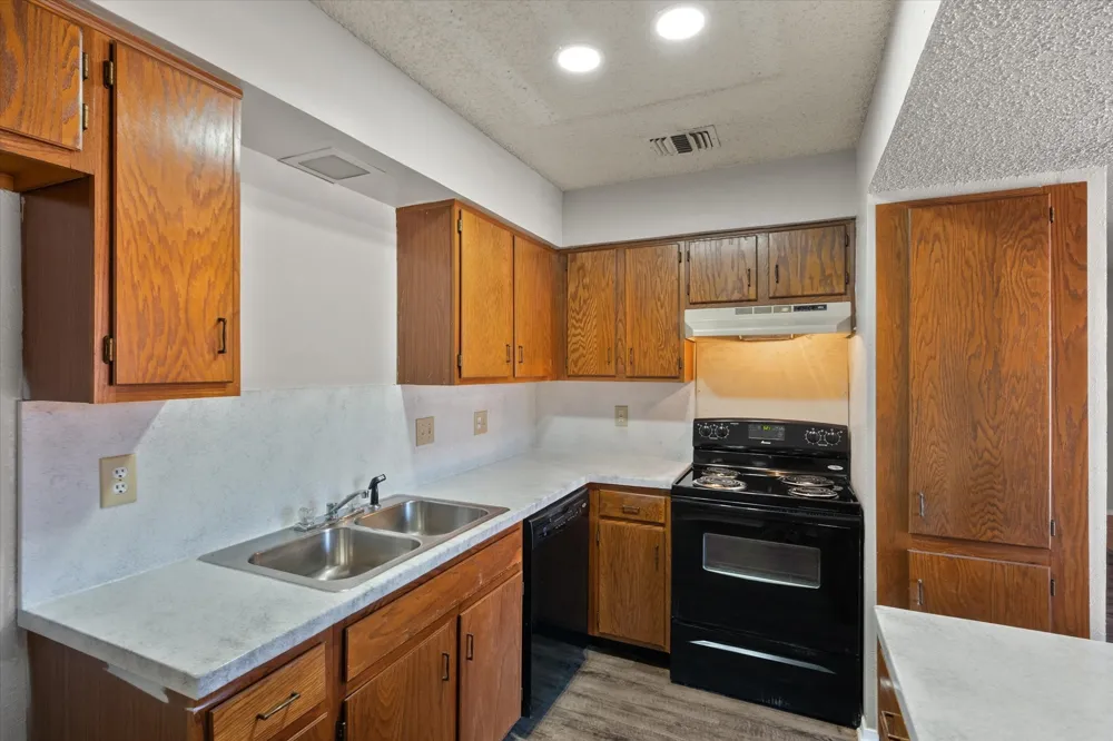 406 E Denton Drive #36 Euless, TX 76039